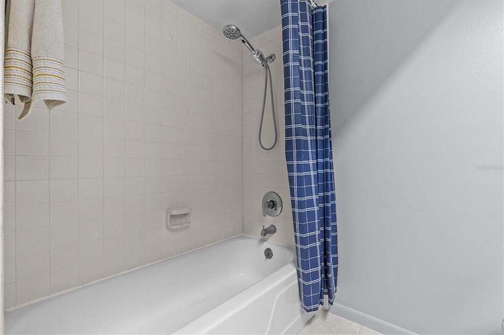 En Venta: $193,000 (1 camas, 2 baños, 968 Pies cuadrados)