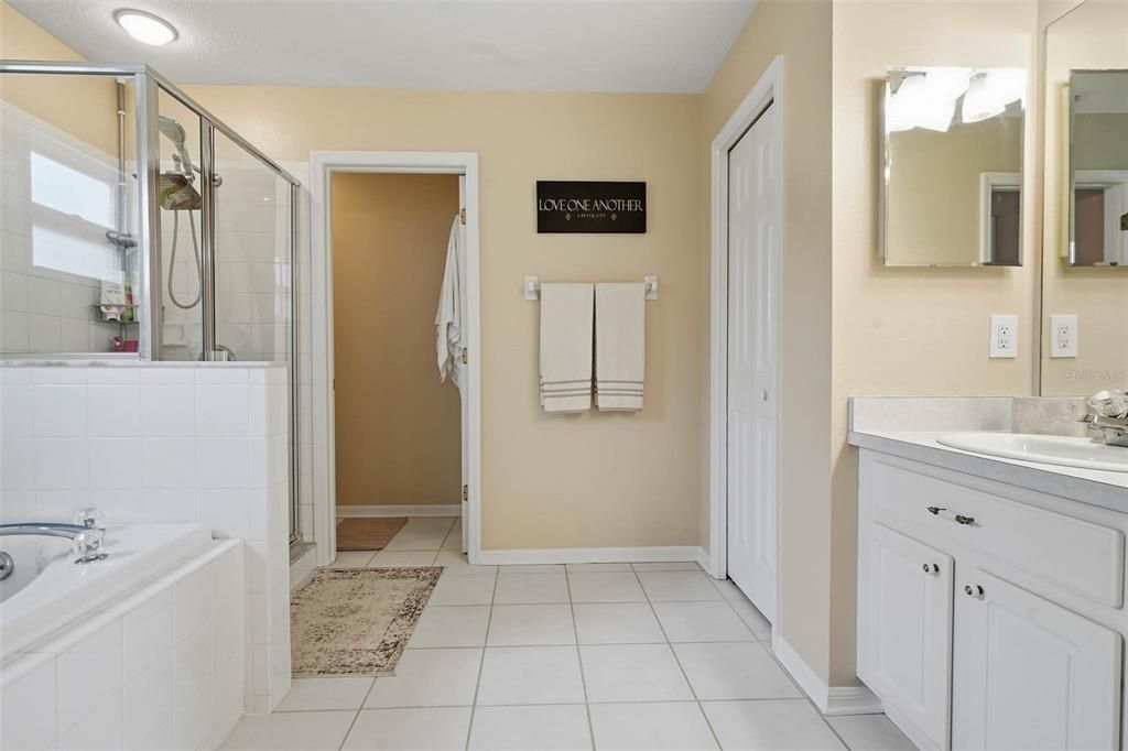 For Sale: $665,000 (4 beds, 2 baths, 2904 Square Feet)