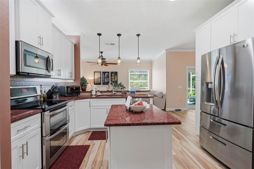 For Sale: $665,000 (4 beds, 2 baths, 2904 Square Feet)