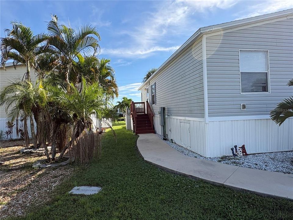 For Rent: $1,400 (2 beds, 2 baths, 1104 Square Feet)