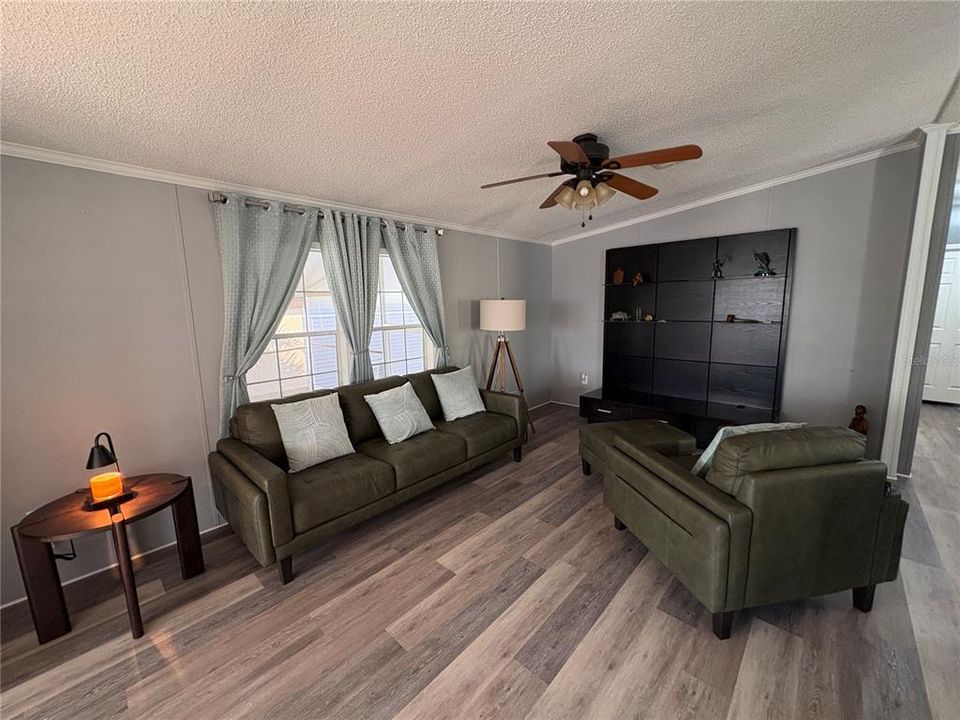 For Rent: $1,400 (2 beds, 2 baths, 1104 Square Feet)