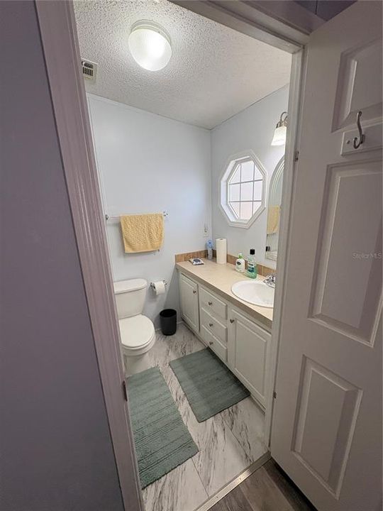 For Rent: $1,400 (2 beds, 2 baths, 1104 Square Feet)