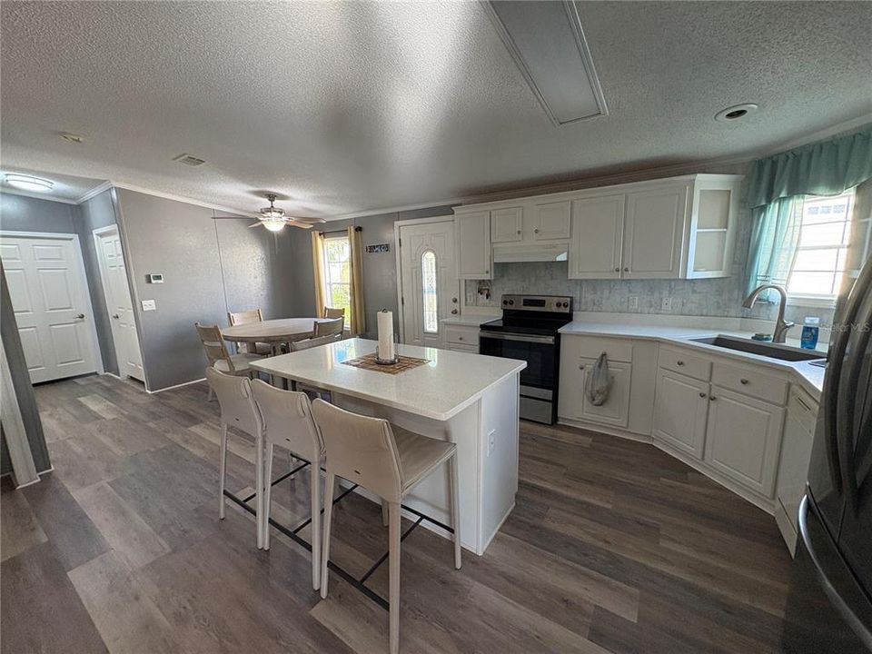 For Rent: $1,400 (2 beds, 2 baths, 1104 Square Feet)