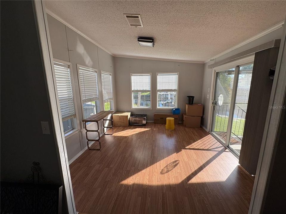 For Rent: $1,400 (2 beds, 2 baths, 1104 Square Feet)
