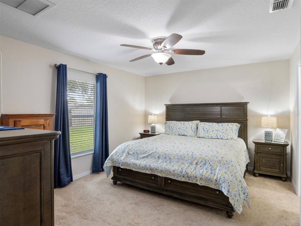 For Sale: $329,900 (4 beds, 2 baths, 1720 Square Feet)