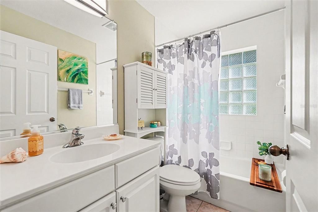 En Venta: $319,000 (2 camas, 2 baños, 1308 Pies cuadrados)