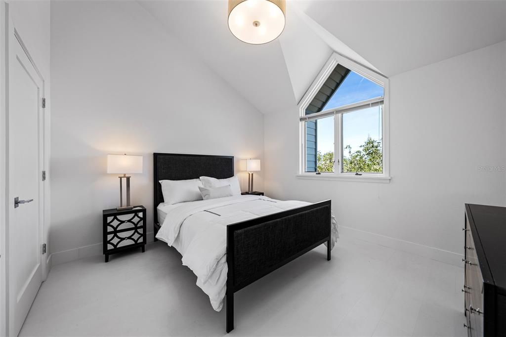 For Sale: $875,000 (3 beds, 2 baths, 3069 Square Feet)