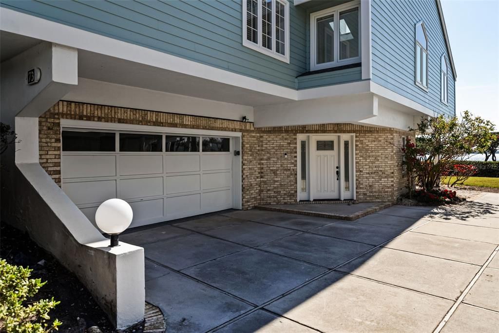 For Sale: $875,000 (3 beds, 2 baths, 3069 Square Feet)