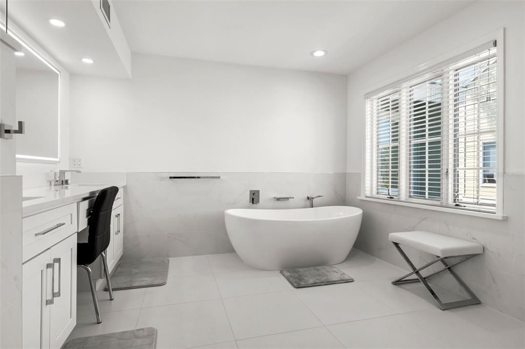 For Sale: $875,000 (3 beds, 2 baths, 3069 Square Feet)