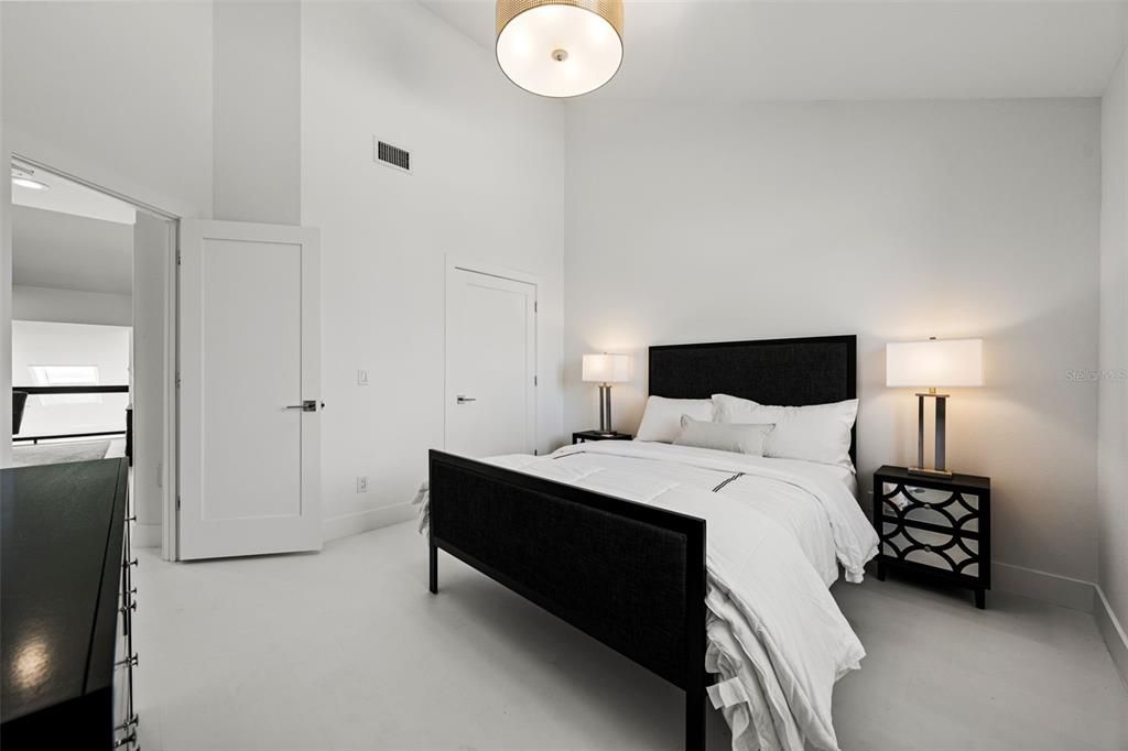 For Sale: $875,000 (3 beds, 2 baths, 3069 Square Feet)