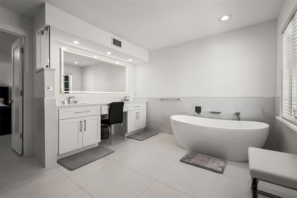 For Sale: $875,000 (3 beds, 2 baths, 3069 Square Feet)