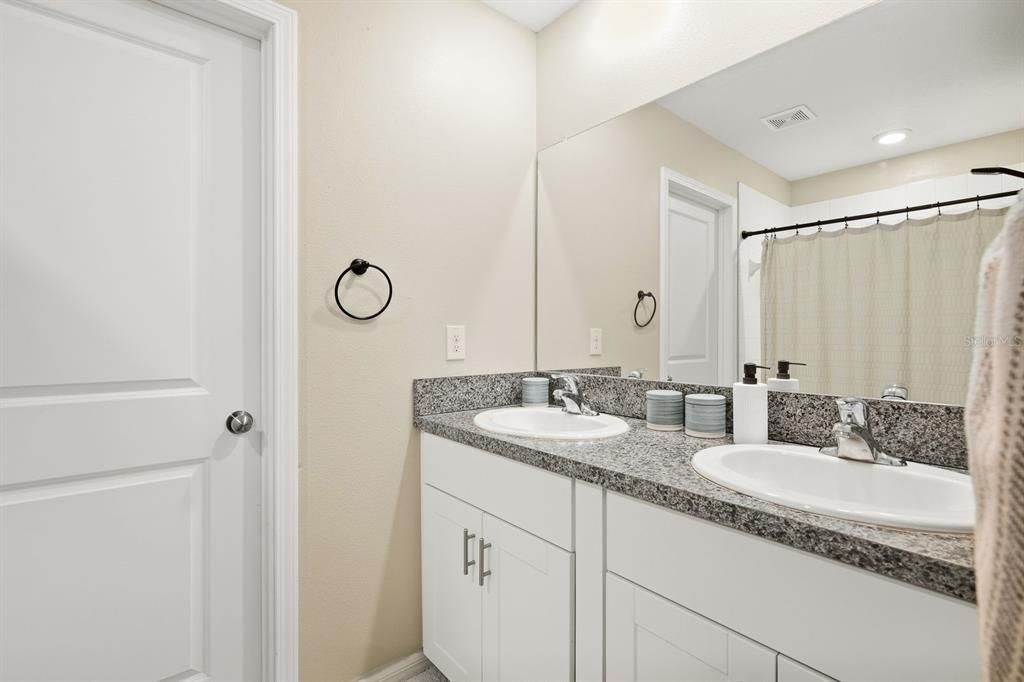For Sale: $349,000 (4 beds, 2 baths, 1870 Square Feet)