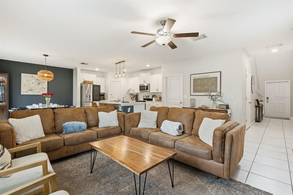 For Sale: $349,000 (4 beds, 2 baths, 1870 Square Feet)