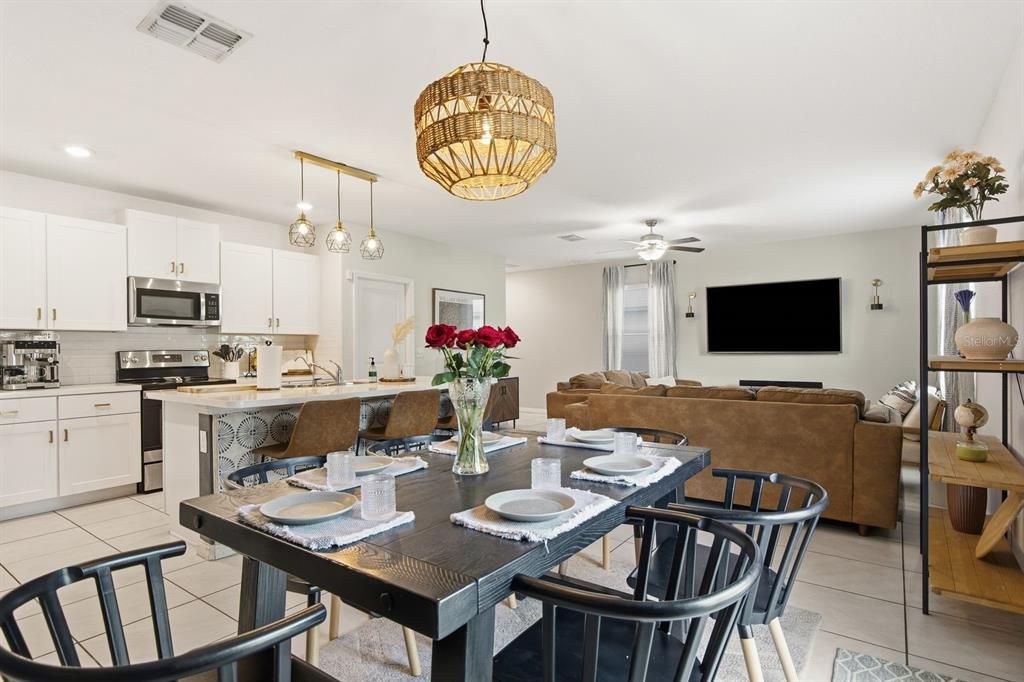 For Sale: $349,000 (4 beds, 2 baths, 1870 Square Feet)