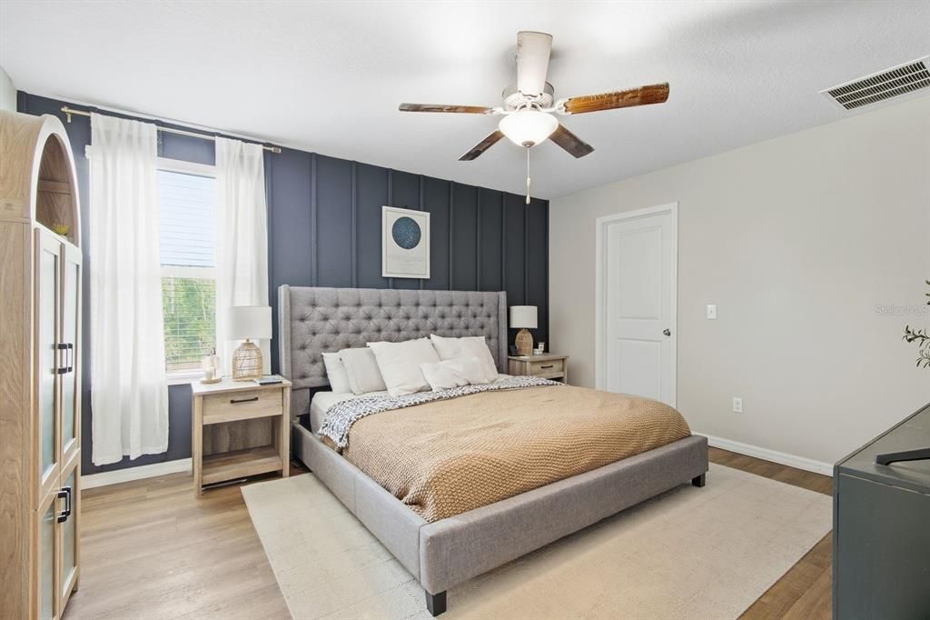 For Sale: $349,000 (4 beds, 2 baths, 1870 Square Feet)