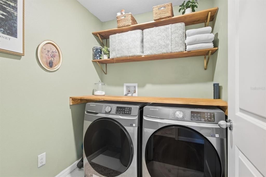 For Sale: $349,000 (4 beds, 2 baths, 1870 Square Feet)