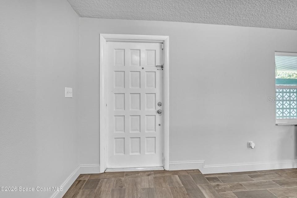 For Sale: $459,000 (4 beds, 2 baths, 2043 Square Feet)