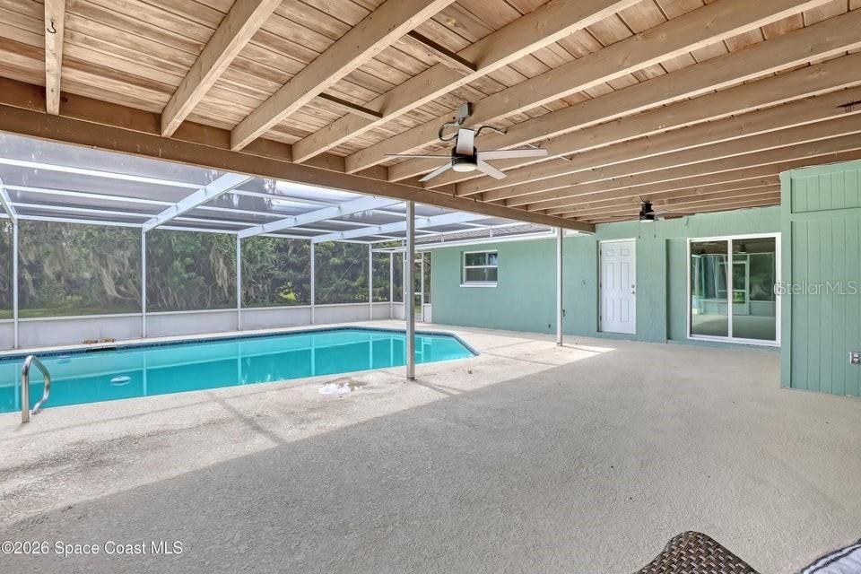 For Sale: $459,000 (4 beds, 2 baths, 2043 Square Feet)