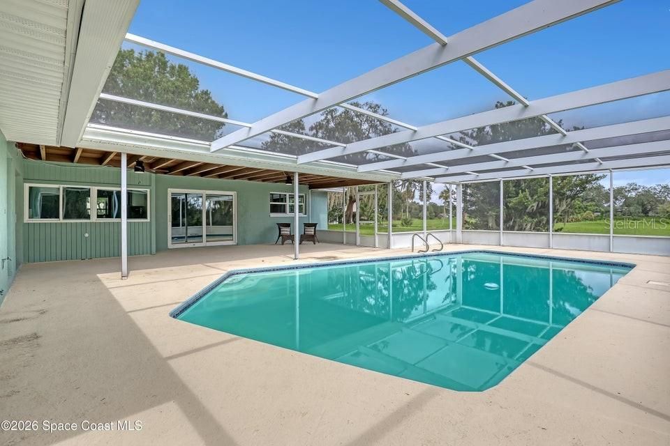 For Sale: $459,000 (4 beds, 2 baths, 2043 Square Feet)