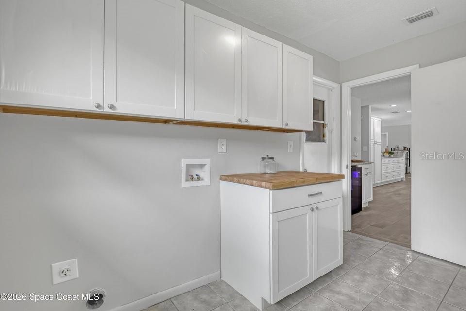 For Sale: $459,000 (4 beds, 2 baths, 2043 Square Feet)