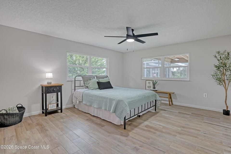 For Sale: $459,000 (4 beds, 2 baths, 2043 Square Feet)