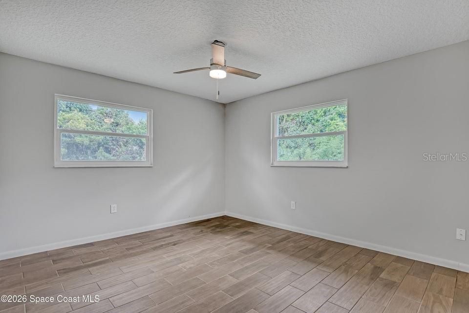 For Sale: $459,000 (4 beds, 2 baths, 2043 Square Feet)