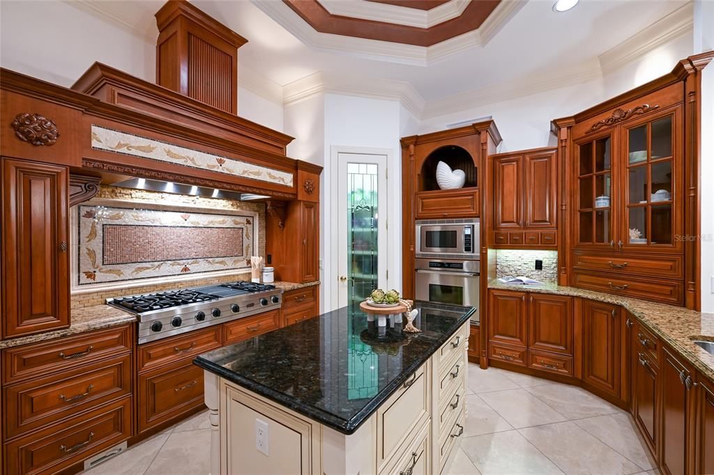En Venta: $2,850,000 (4 camas, 5 baños, 6259 Pies cuadrados)