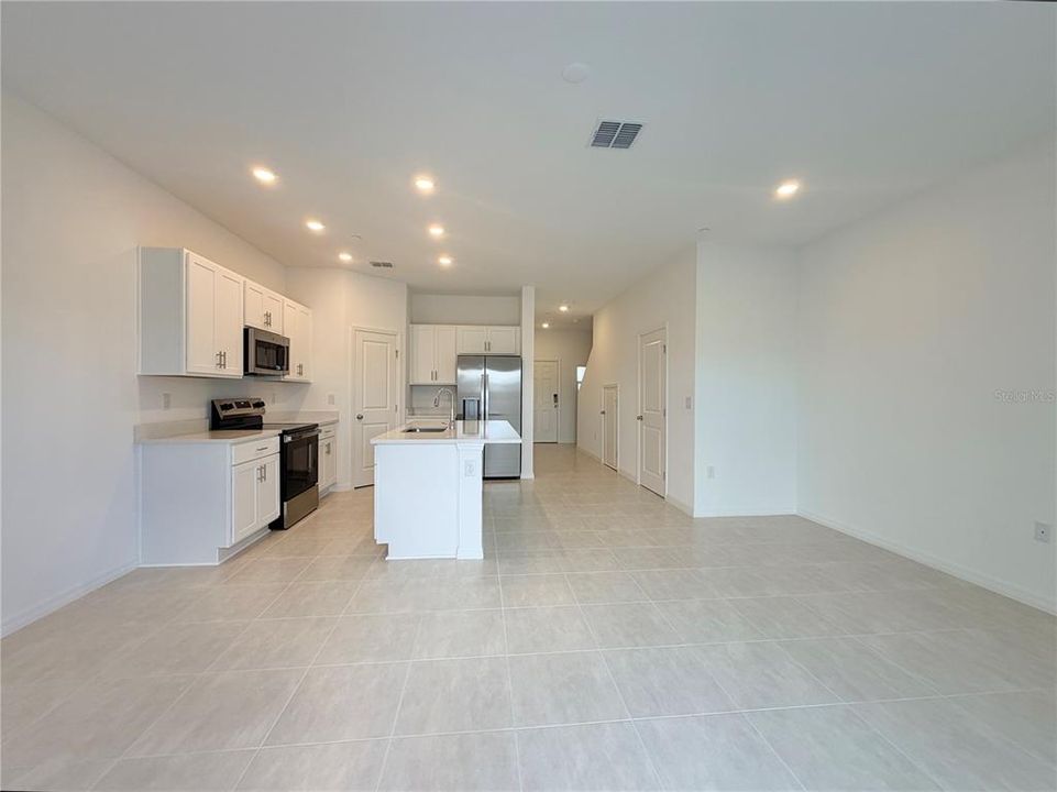 For Rent: $2,600 (3 beds, 2 baths, 1285 Square Feet)