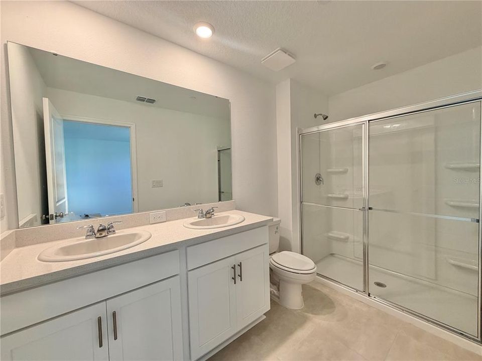 For Rent: $2,600 (3 beds, 2 baths, 1285 Square Feet)