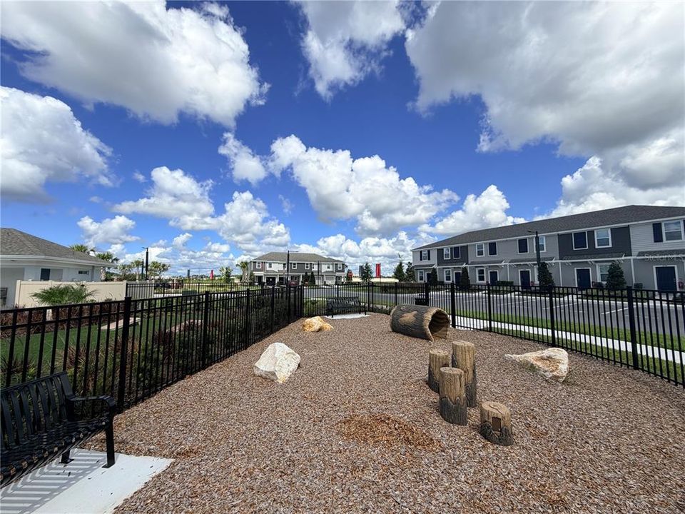 For Rent: $2,600 (3 beds, 2 baths, 1285 Square Feet)