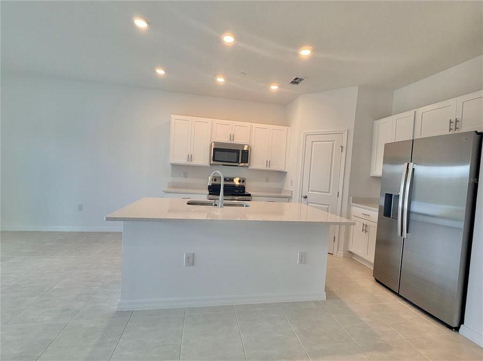 For Rent: $2,600 (3 beds, 2 baths, 1285 Square Feet)