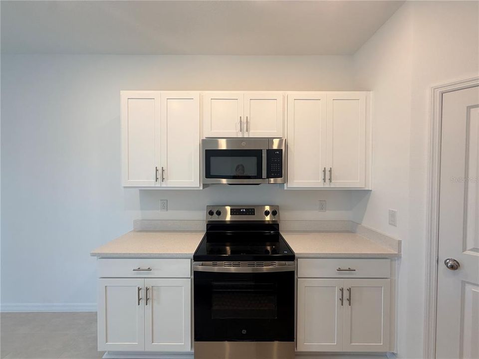 For Rent: $2,600 (3 beds, 2 baths, 1285 Square Feet)