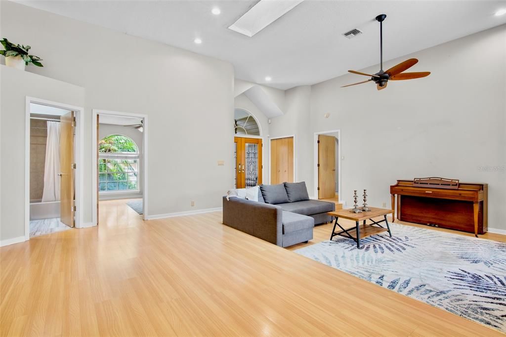 For Sale: $789,000 (4 beds, 3 baths, 2522 Square Feet)