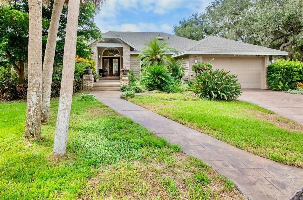 For Sale: $789,000 (4 beds, 3 baths, 2522 Square Feet)