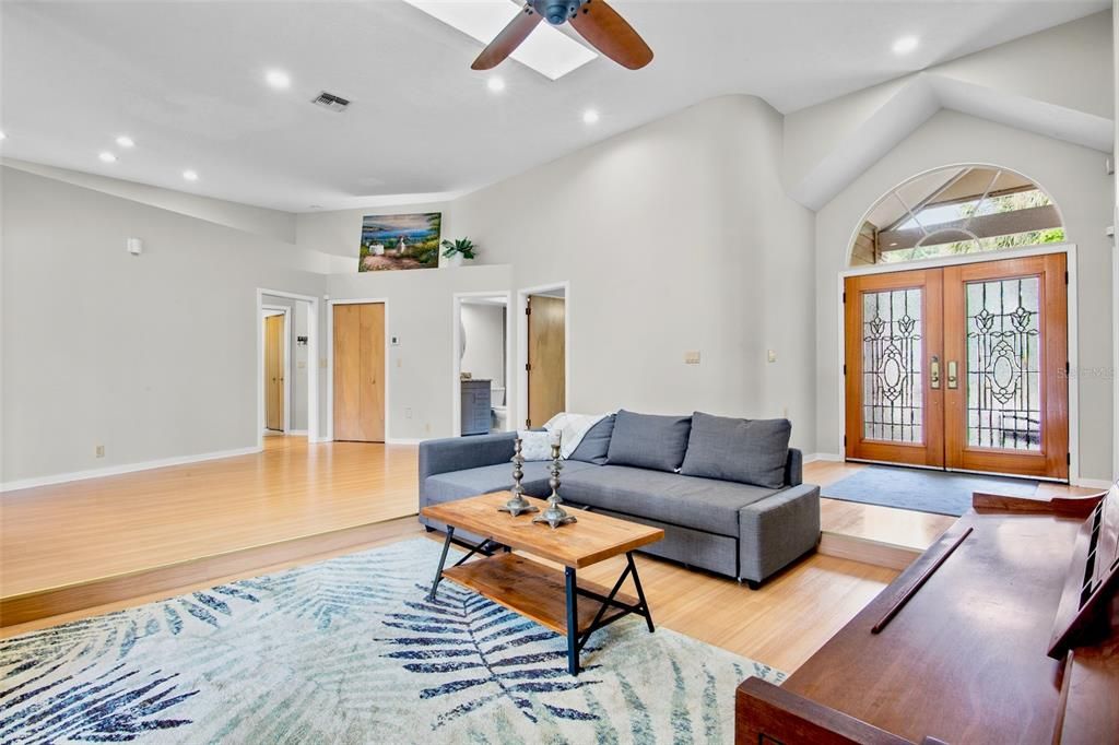 For Sale: $789,000 (4 beds, 3 baths, 2522 Square Feet)