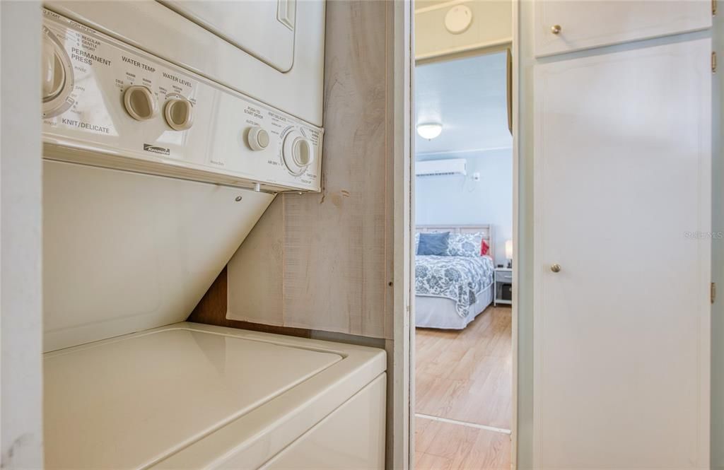 For Sale: $117,000 (1 beds, 1 baths, 564 Square Feet)