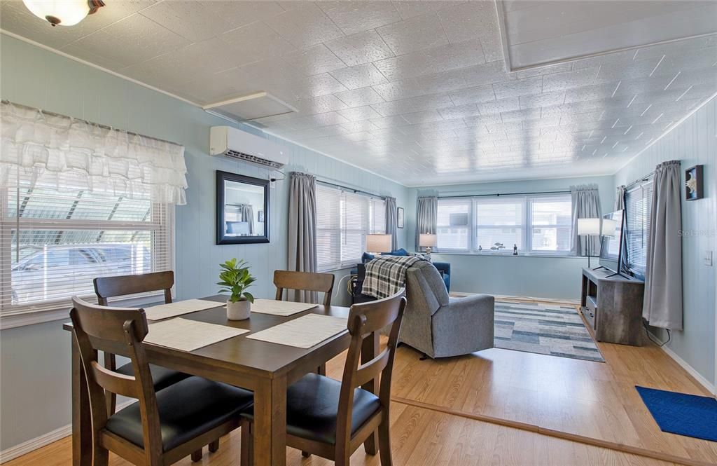 For Sale: $117,000 (1 beds, 1 baths, 564 Square Feet)