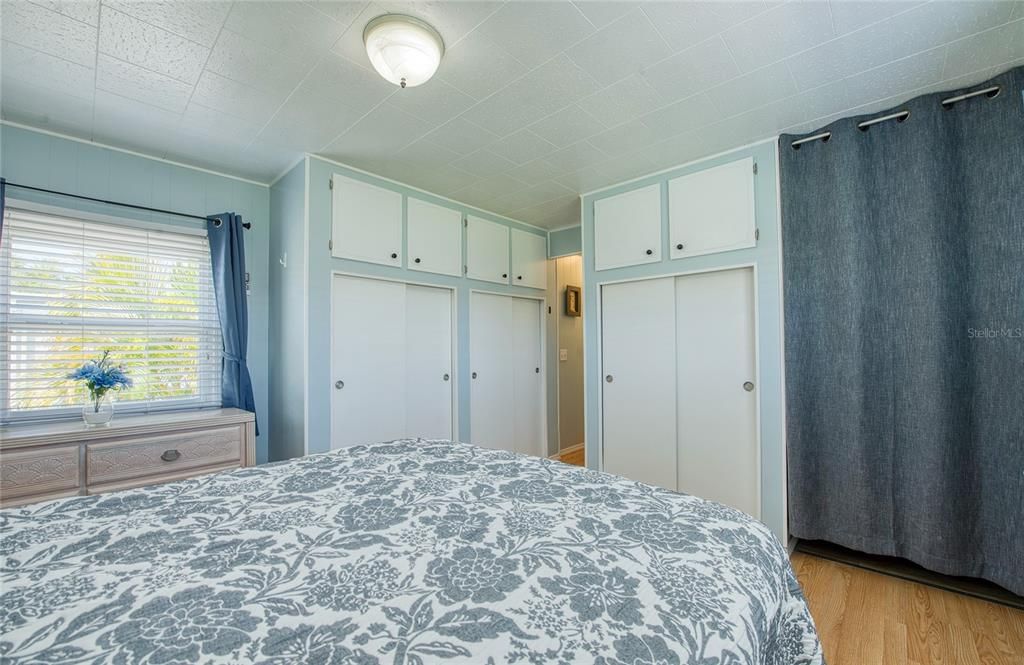 For Sale: $117,000 (1 beds, 1 baths, 564 Square Feet)