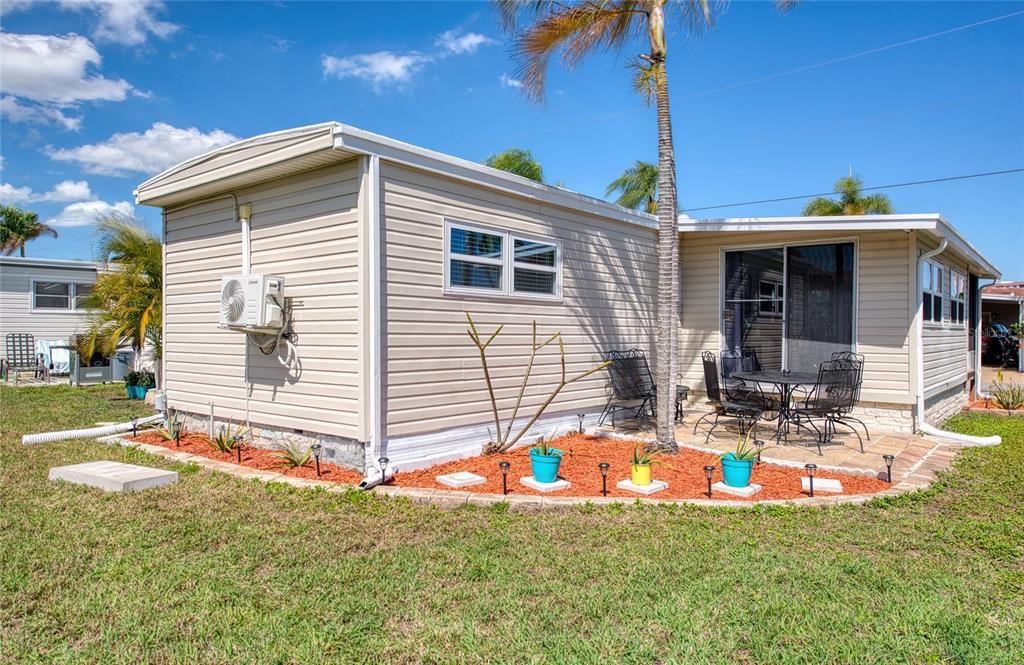 For Sale: $117,000 (1 beds, 1 baths, 564 Square Feet)