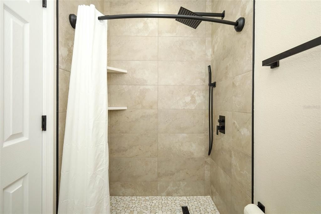 На продажу: $289,900 (3 спален, 2 ванн, 988 Квадратных фут)