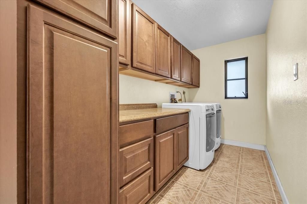 En Venta: $515,000 (3 camas, 2 baños, 2135 Pies cuadrados)