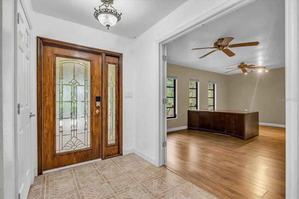 En Venta: $515,000 (3 camas, 2 baños, 2135 Pies cuadrados)