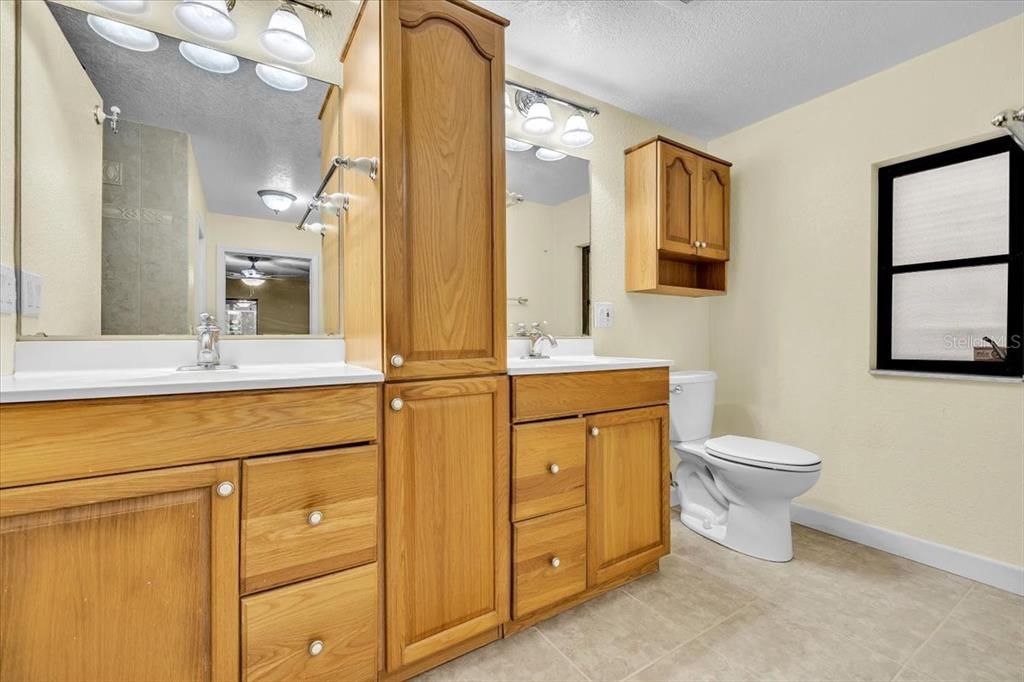 En Venta: $515,000 (3 camas, 2 baños, 2135 Pies cuadrados)