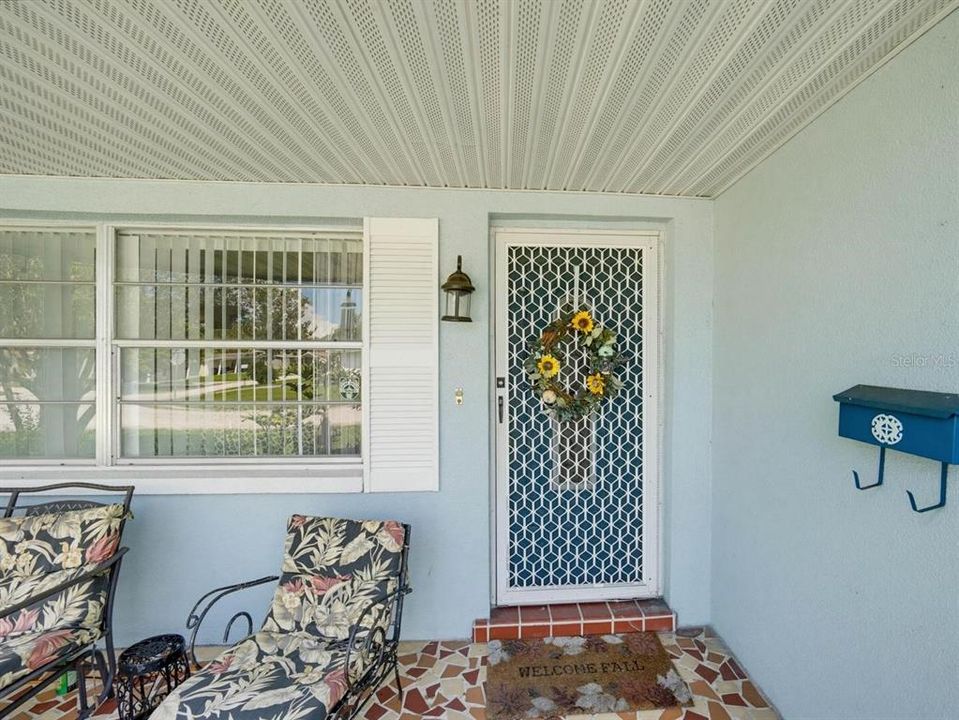 For Sale: $239,900 (2 beds, 2 baths, 1325 Square Feet)