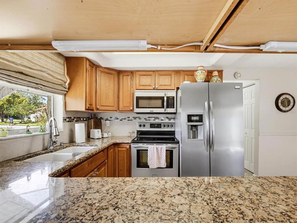 For Sale: $239,900 (2 beds, 2 baths, 1325 Square Feet)