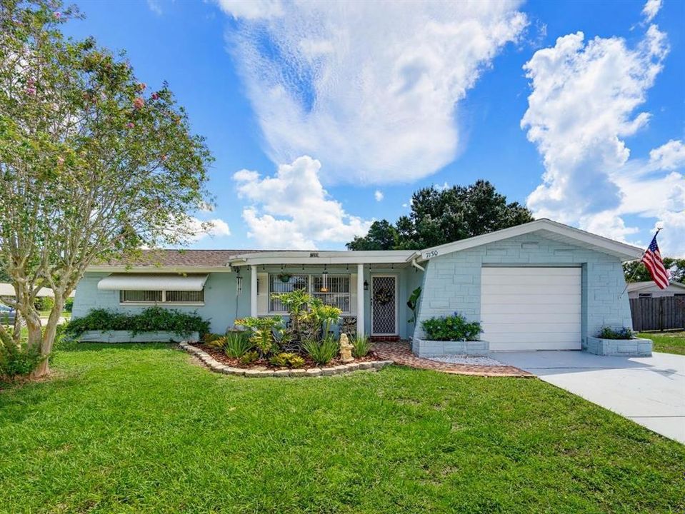For Sale: $239,900 (2 beds, 2 baths, 1325 Square Feet)