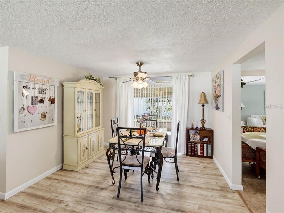 For Sale: $239,900 (2 beds, 2 baths, 1325 Square Feet)