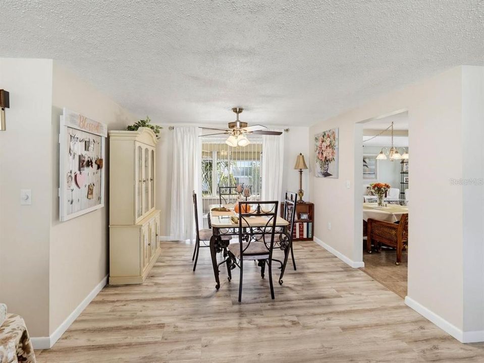 For Sale: $239,900 (2 beds, 2 baths, 1325 Square Feet)