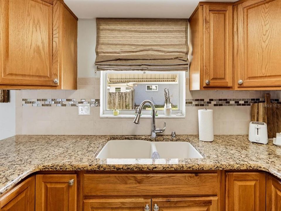 For Sale: $239,900 (2 beds, 2 baths, 1325 Square Feet)