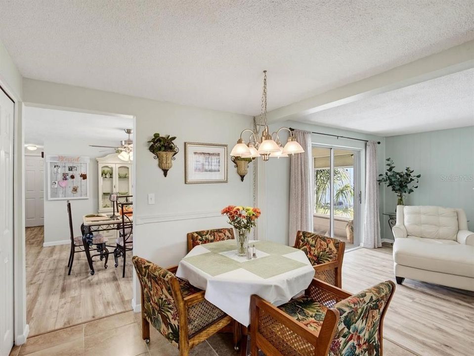 For Sale: $239,900 (2 beds, 2 baths, 1325 Square Feet)